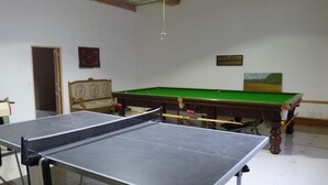 A billiards room with a pool table, a snooker table, and a table tennis table. - La Bouriette (Moussoulens)