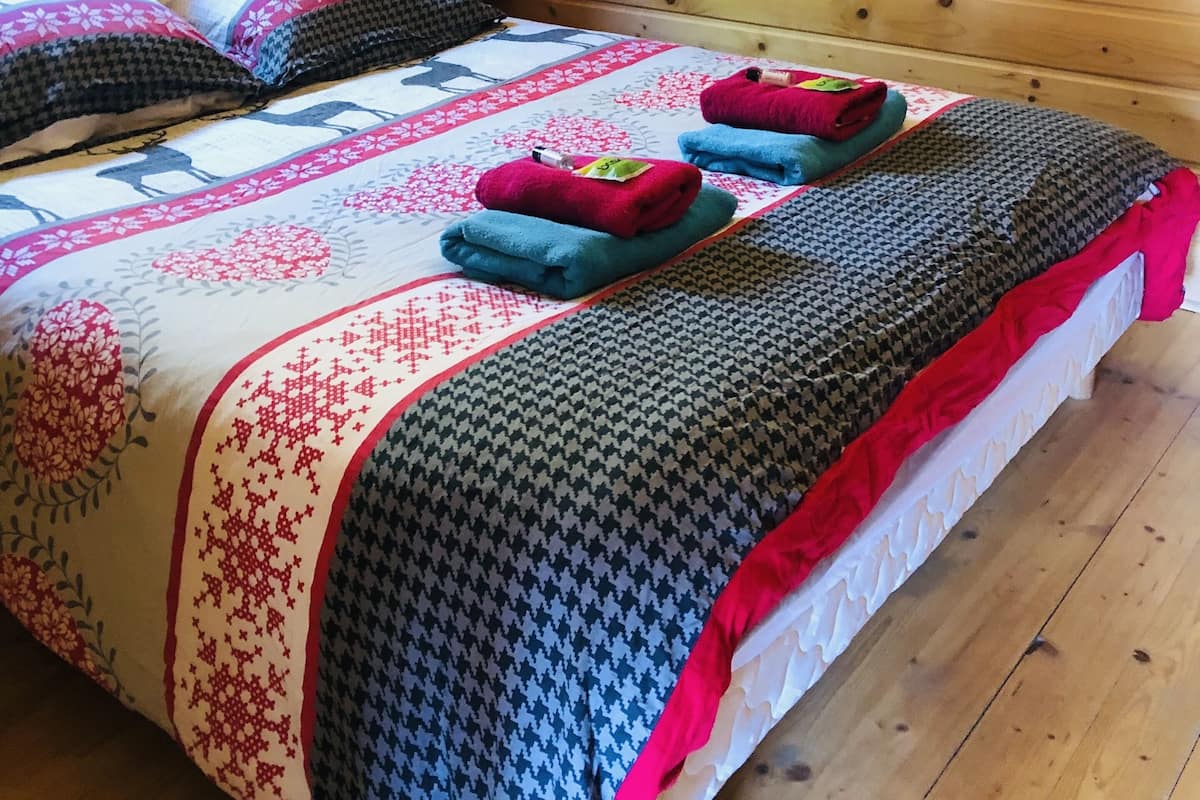 Comfort-Chalet | Verdunkelungsvorhänge, schallisolierte Zimmer, Bügeleisen/Bügelbrett