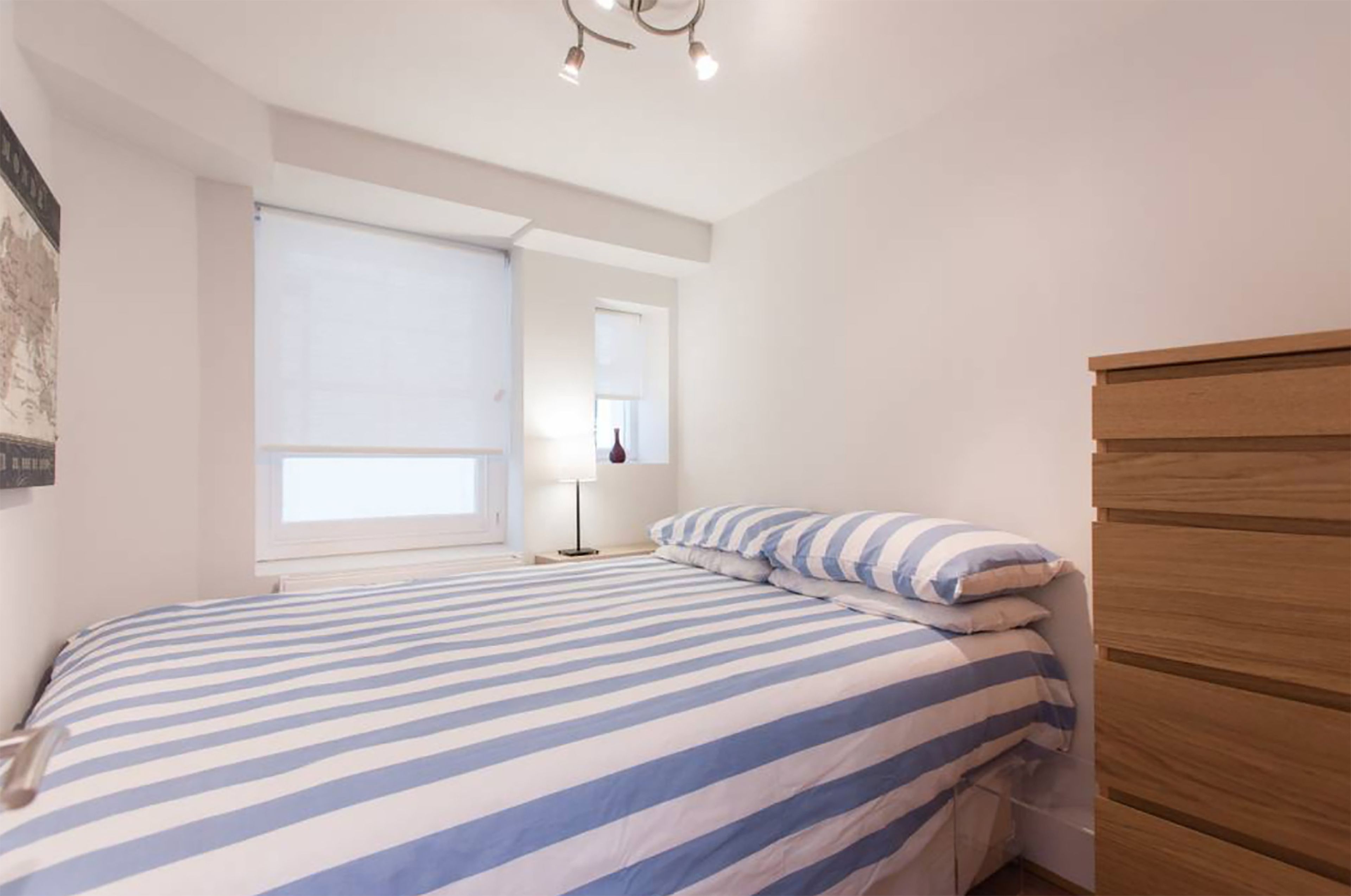 Second Nest New Kent Road | Iron/ironing board, WiFi (free)