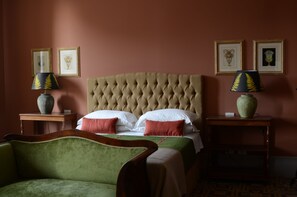 Minibar, in-room safe, individually decorated, individually furnished - Villa Biondelli (Cazzago San Martino)