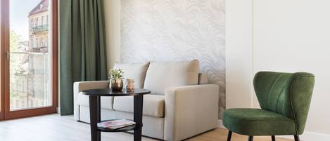 Liza Lux Apartment I Old Town | リビングルーム | 薄型テレビ