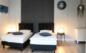 Liza Lux Apartment III Old Town | Hypo-allergenic bedding, individually decorated, individually furnished