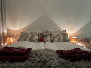1 bedroom, desk, free WiFi, bed sheets - Santa's Holiday Homes (Rovaniemi)