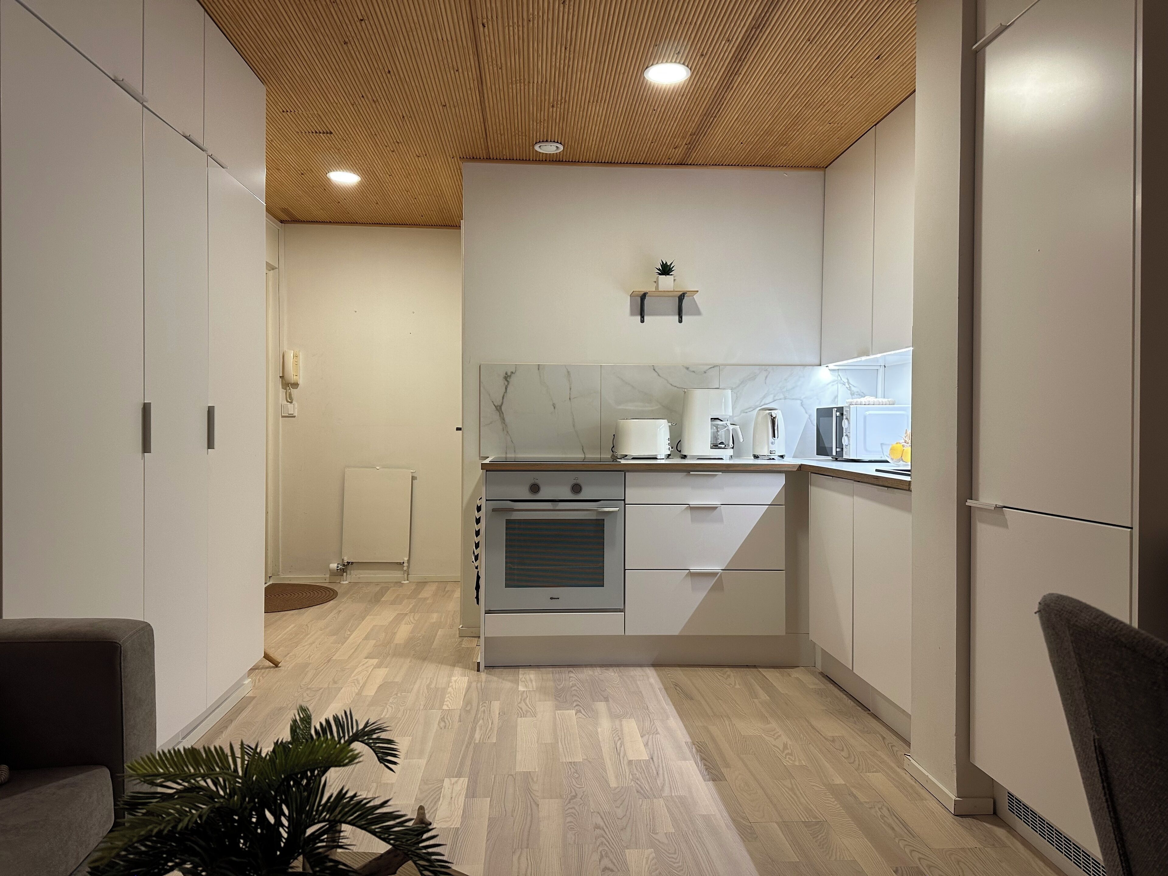 Studio | Private kitchen | Full-size fridge, microwave, oven, stovetop