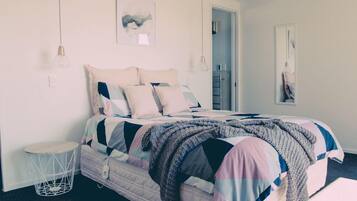 3 bedrooms, iron/ironing board, free WiFi, bed sheets