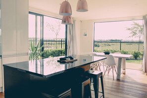 In-room dining - Relax In True New Modern Style (Christchurch)