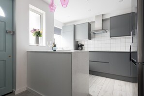 City House, 4 Bedrooms | Private kitchen | Full-size fridge, microwave, oven, stovetop - The Waterloo Residence (London)