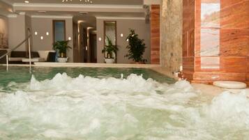 Sauna, Whirlpool, Türkisches Bad/Hamam, Aromatherapie, Körperpeelings