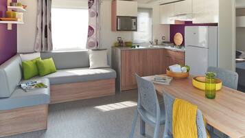 Mobile Home, 2 chambres | Coin séjour | Télévision à écran plat