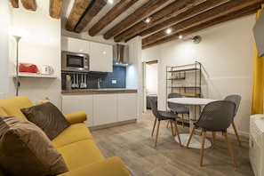 Apartment, 1 Bedroom | Living area