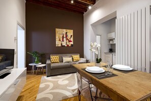 In-room dining - Alena (Venice)