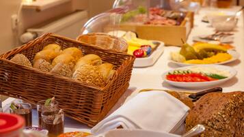 Desayuno bufé gratuito y diario