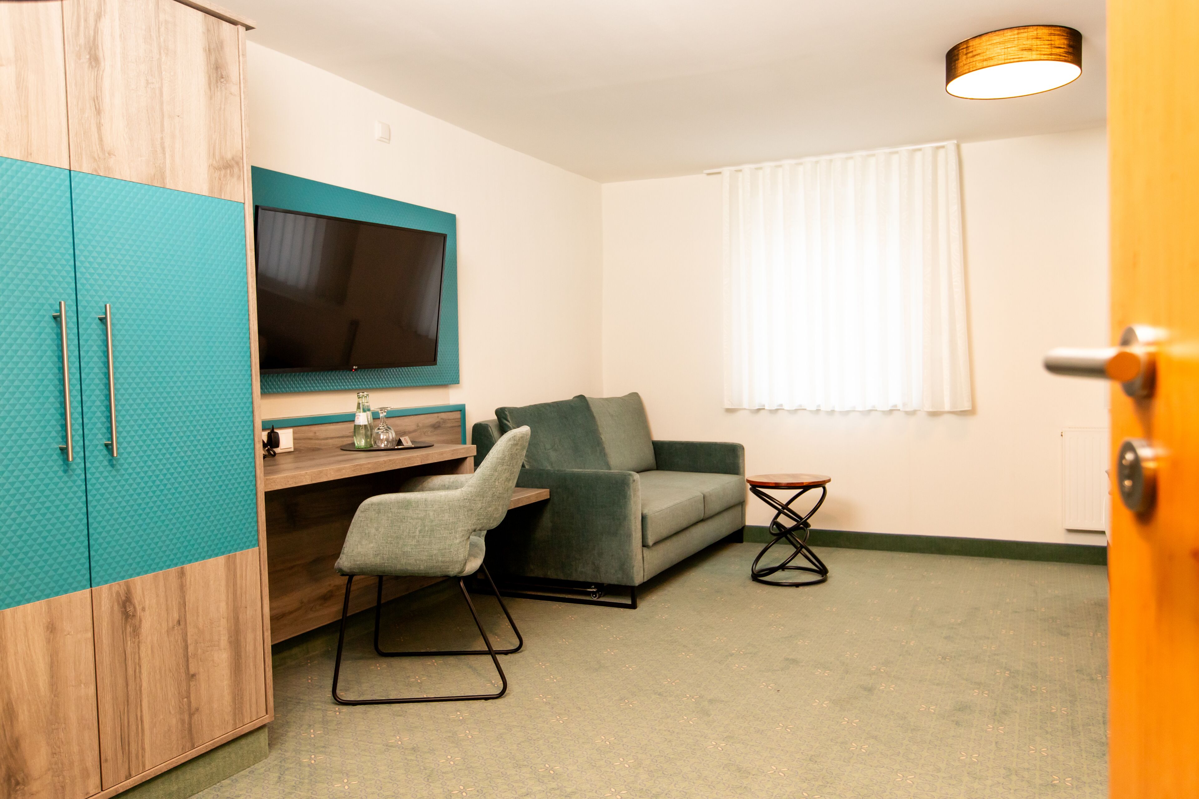 Bureau, chambres insonorisées, Wi-Fi gratuit, draps fournis