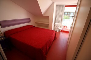 Studio, 1 Double Bed with Sofa bed, Sea View (3 pax) | Down duvets, in-room safe, iron/ironing board, cots/infant beds - Hotel Residenza Giardino (Bellaria-Igea Marina)