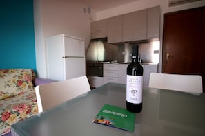 Fridge, microwave, stovetop, electric kettle