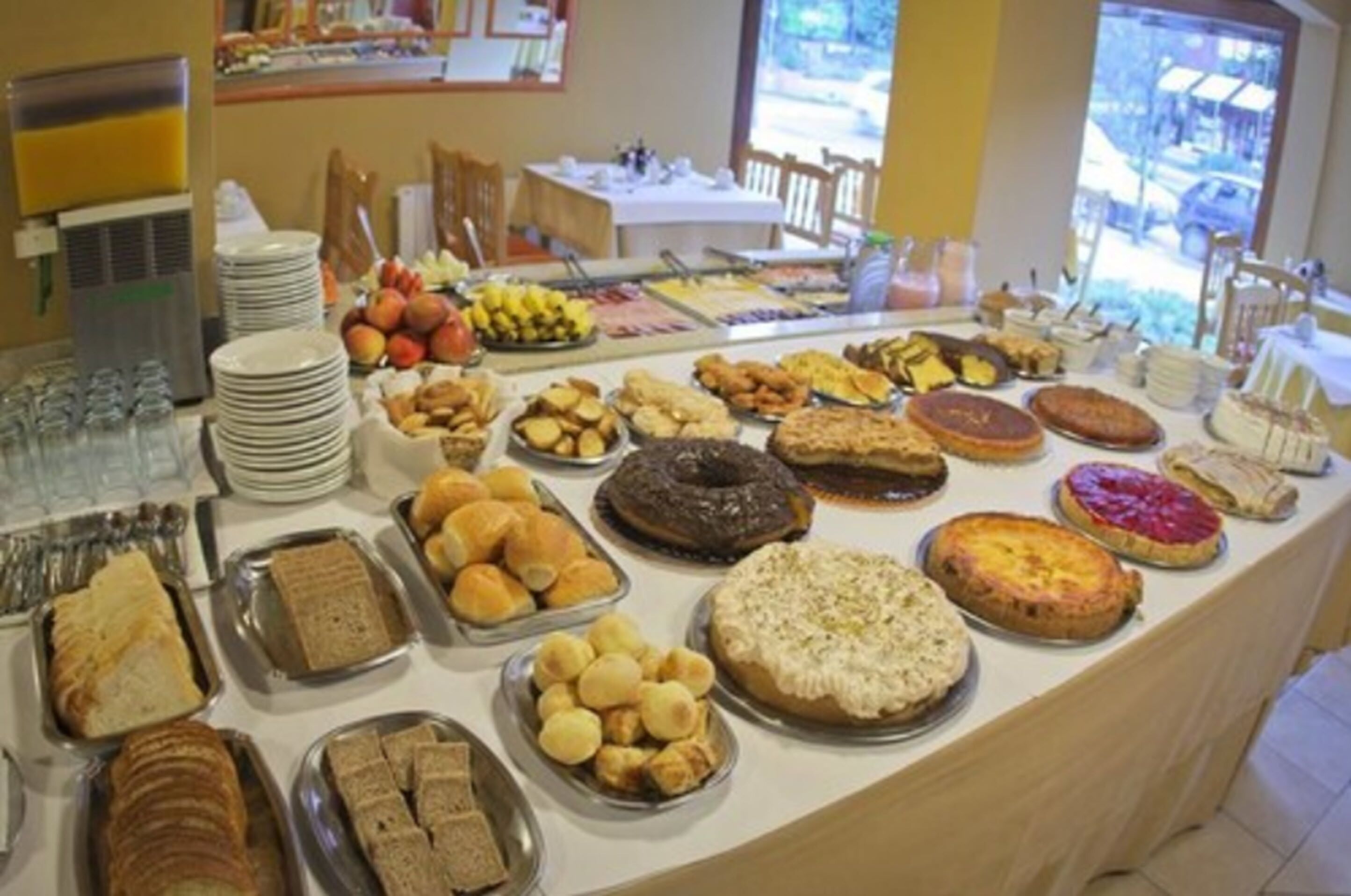 Sudah termasuk sarapan prasmanan setiap hari