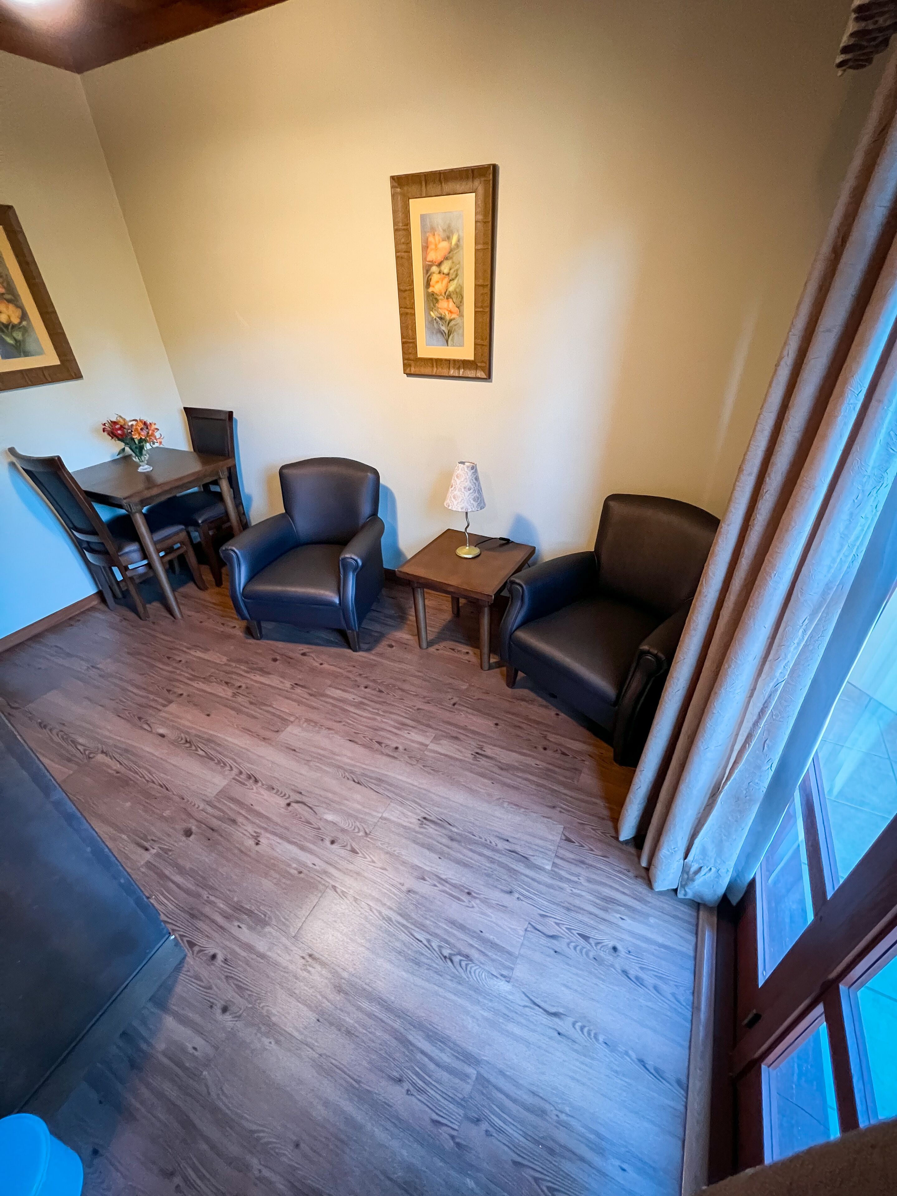 suite pequena | 1 bedroom, minibar, in-room safe, desk