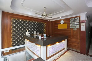 Reception - OYO 14710 Hotel Pallvi palace (New Delhi)