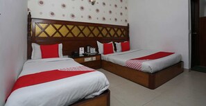 Deluxe Double Room | Bathroom - OYO 14710 Hotel Pallvi palace (New Delhi)
