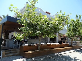 Desayuno a la carta diario (EUR 10 por persona)