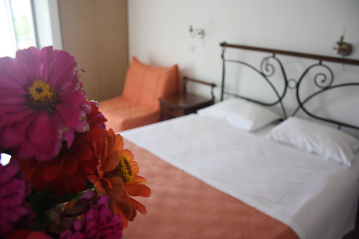 In-room safe, iron/ironing board (on request), cribs (free), bed sheets
