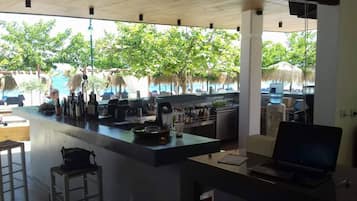 Bar (en el alojamiento)