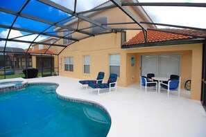 Seasonal outdoor pool - Solana Disney (Davenport)