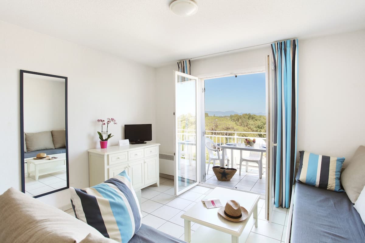 1 bedroom, soundproofing, cots/infant beds, WiFi