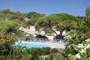 Seasonal outdoor pool - Résidence Odalys Domaine des Eucalyptus (Fréjus)