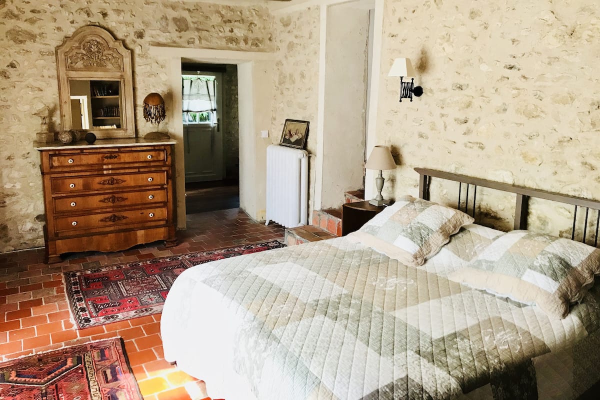 Habitación doble | Escritorio, cortinas opacas, cunas gratuitas y wifi gratis