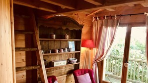 Bureau, rideaux occultants, lits bébé (gratuits), Wi-Fi gratuit