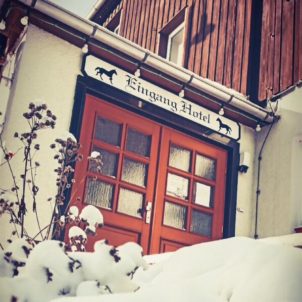 Exterior - Hotel Restaurant Schwarzes Ross (Oberwiesenthal)