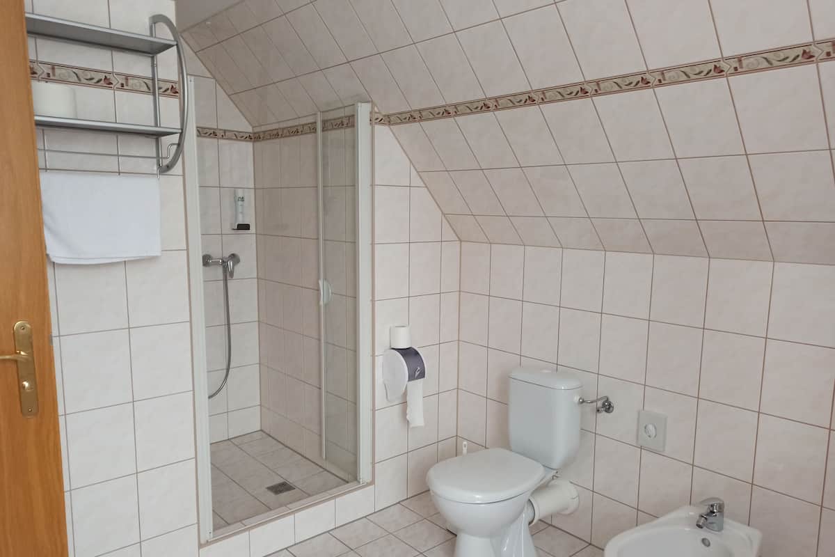 Quarto casal | Banheiro | Chuveiro, toalhas de banho
