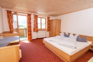 Doppelzimmer (Blick auf Berge und Königsschlösser)
