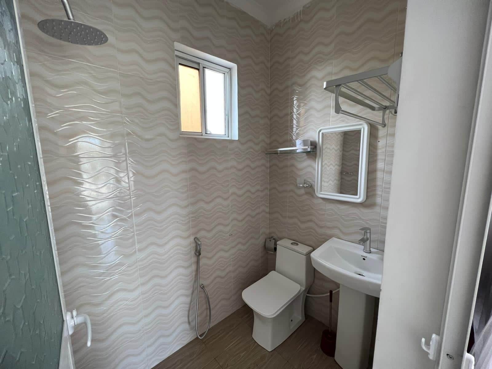 deluxe bungalow, 1 king bed, non smoking, beach view | bathroom | shower, free toiletries, hair dryer, towels
