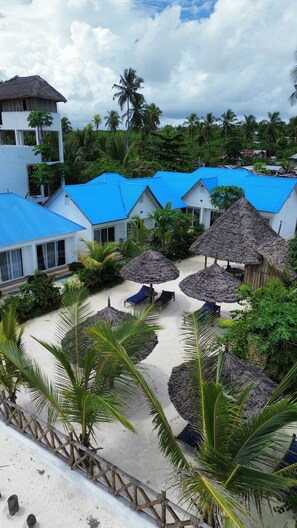 Bungalow Deluxe, 1 cama de matrimonio grande, no fumadores, vistas a la playa | Ropa de cama de alta calidad, mobiliario individual, escritorio