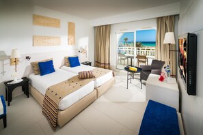 1 bilik tidur, bar mini, langsir/tirai gelap terus, cadar katil 