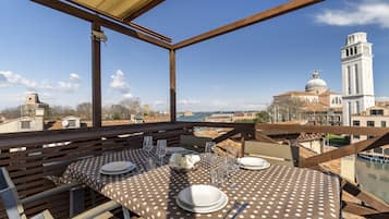 2 Bedrooms Skyline Penthouse | Terrasse/Patio