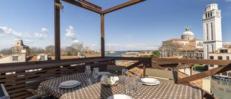 2 Bedrooms Skyline Penthouse | Terrace/patio