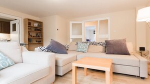 Unclassified image, 3 of 24, button - The Kings College Apartments (London)