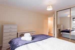 Apartment, 2 Schlafzimmer | Bügeleisen/Bügelbrett, kostenloses WLAN, Bettwäsche