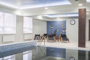 Indoor pool, open 7:00 AM to 10:00 PM, pool loungers - Grand Hotel Bezhitsa (Bryansk)