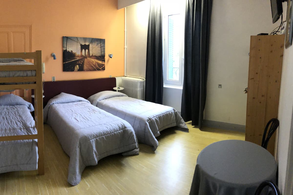 1 bedroom, individually decorated, individually furnished, desk