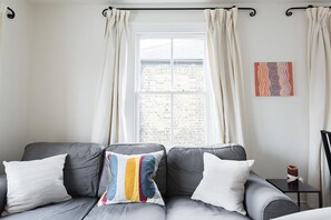 Second Nest Battersea | Living area | Flat-screen TV - The Battersea Apartments (London)