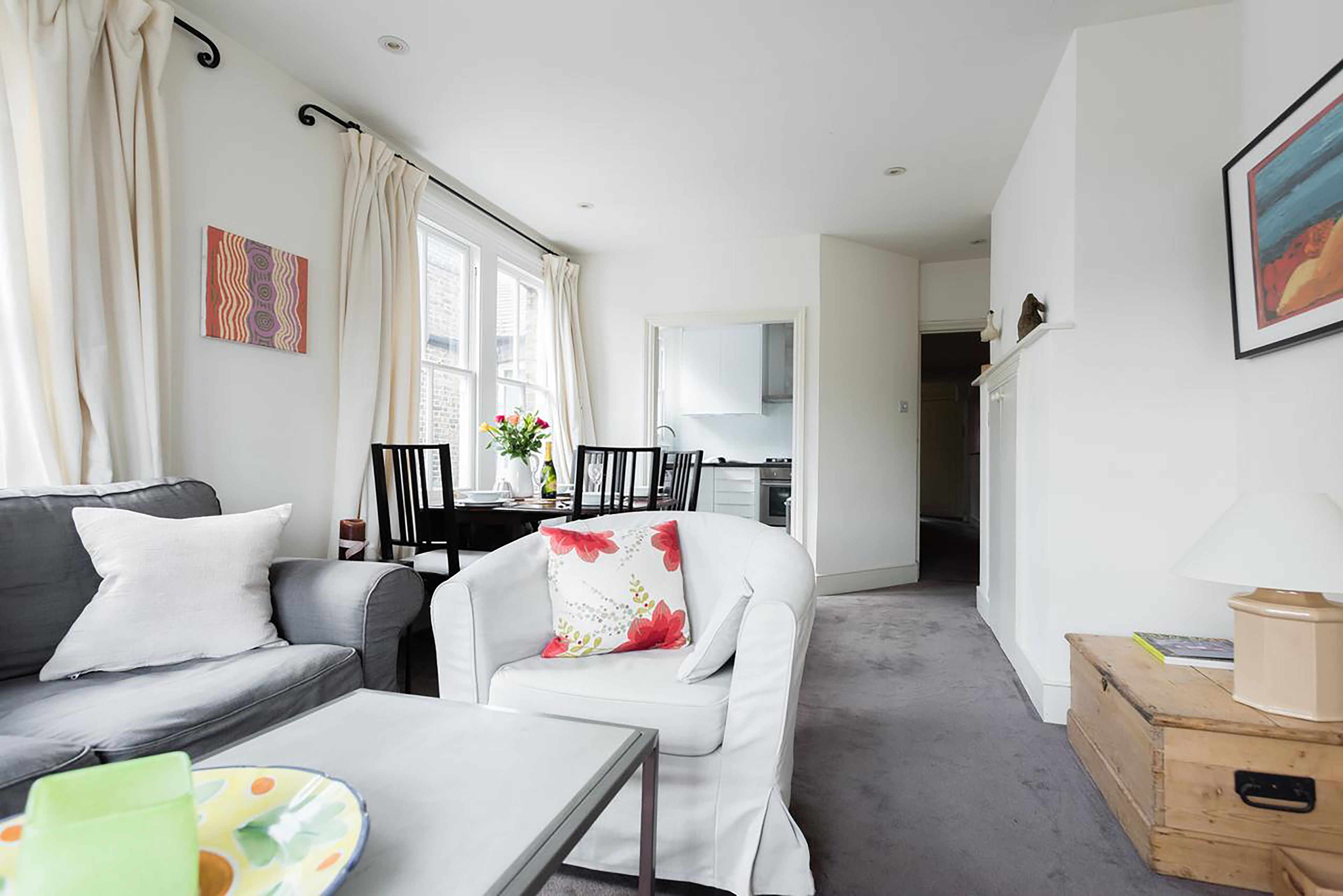 Second Nest Battersea | Private kitchen | Full-sized fridge, microwave, oven, stovetop