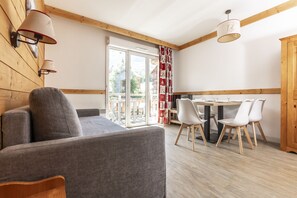 Sistema de insonorización, cunas, wifi gratis y ropa de cama 