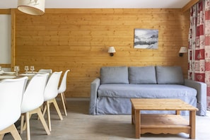 Apartamento | Sistema de insonorización, cunas (de pago), wifi gratis y ropa de cama