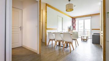 1 bedroom, soundproofing, cribs/infant beds, free WiFi