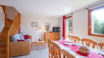 2 chambres, chambres insonorisées, lits bébé (en supplément)