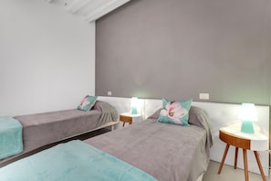 Apartment, 2 Bedrooms, Bellini Design | 2 makuuhuonetta, silitysrauta/-lauta, vauvansängyt, ilmainen Wi-Fi